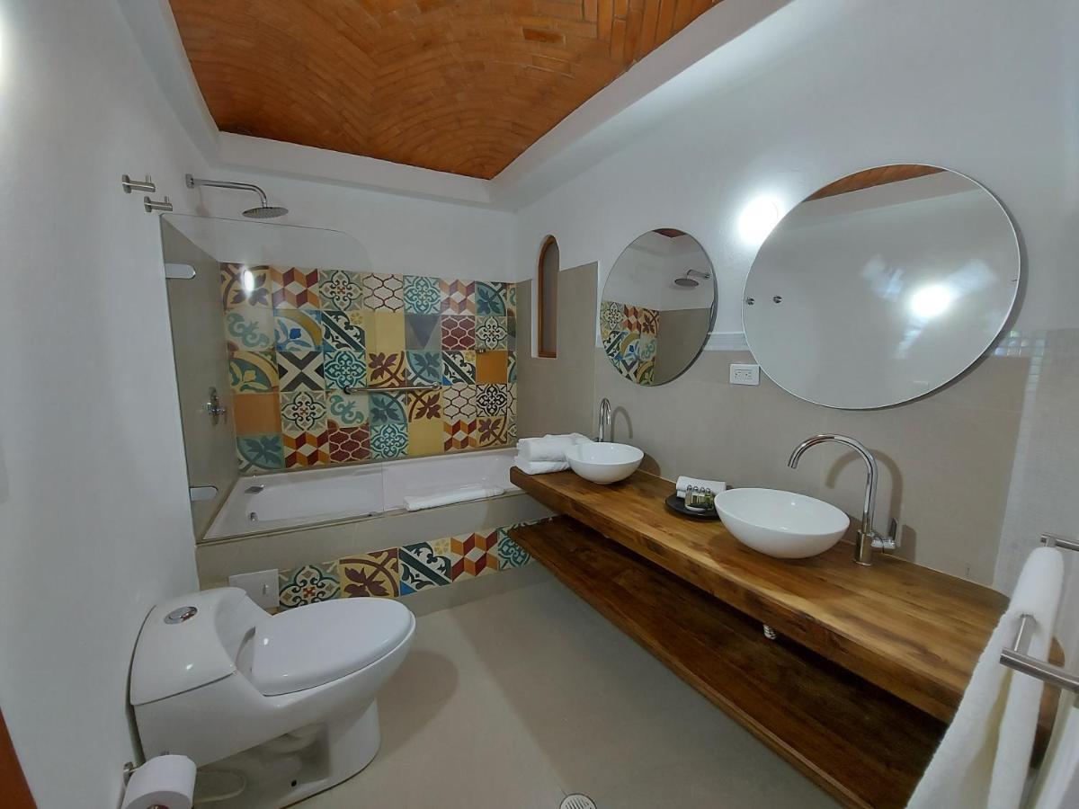 La Alhambra Hotel Boutique บียาเดเลย์บา ภายนอก รูปภาพ