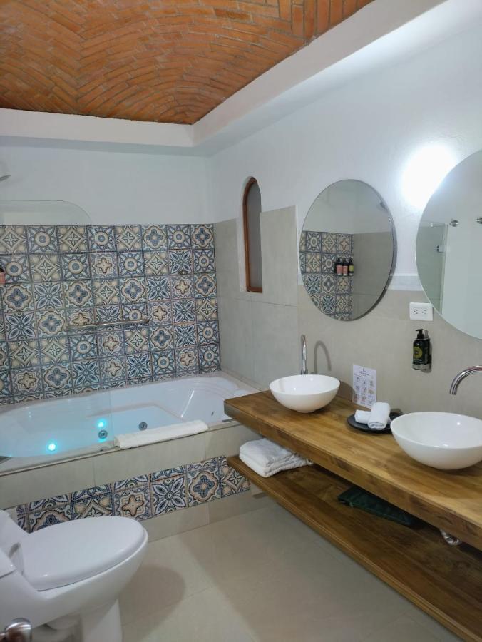 La Alhambra Hotel Boutique บียาเดเลย์บา ภายนอก รูปภาพ